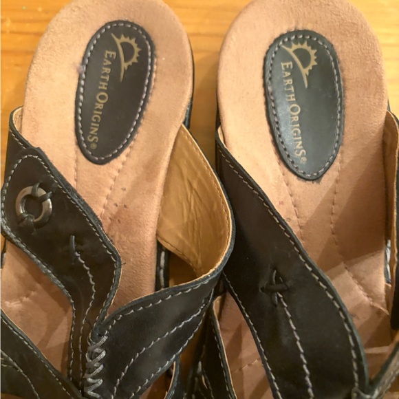 New in Box Earth Origins size 9 women’s Black Leather Sandals. Beautiful! - Picture 6 of 9